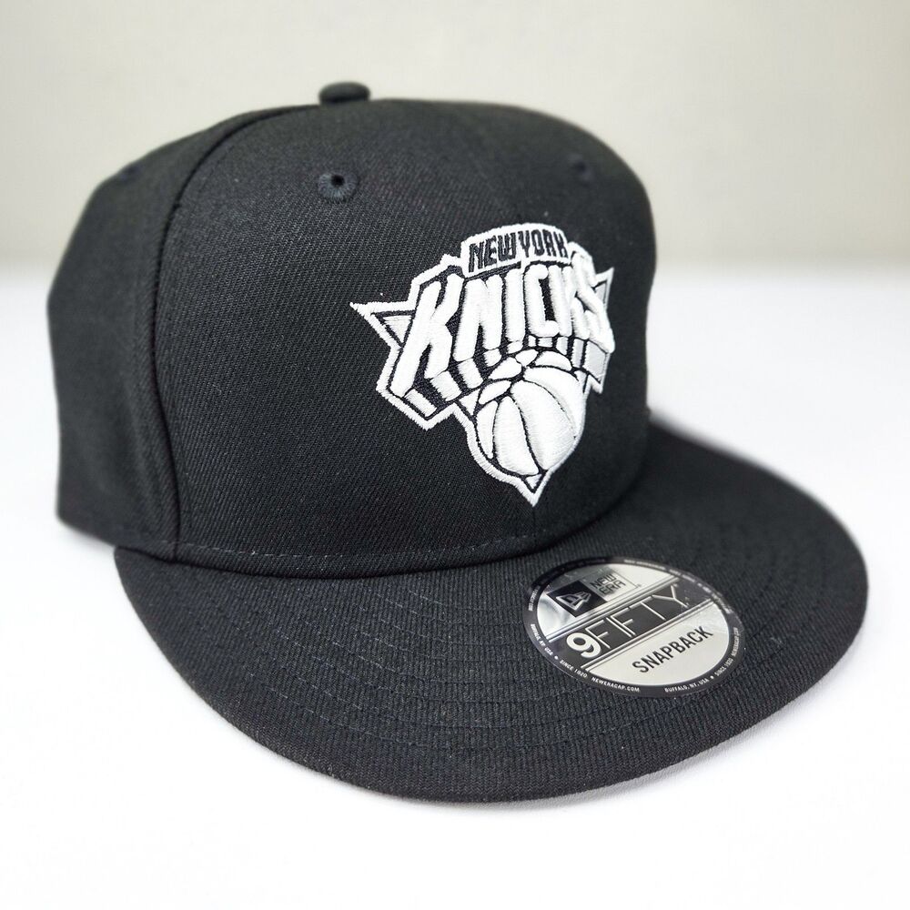 New Era 9FIFTY New York Knicks Black White Snapback Hat NWT
